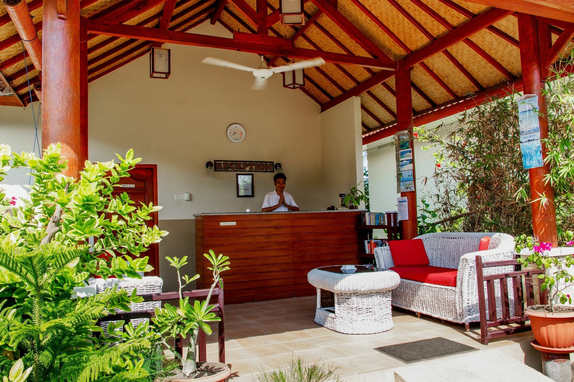 Tropical Hideaways Resort Гили Мено Екстериор снимка