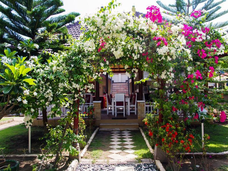 Tropical Hideaways Resort Гили Мено Екстериор снимка