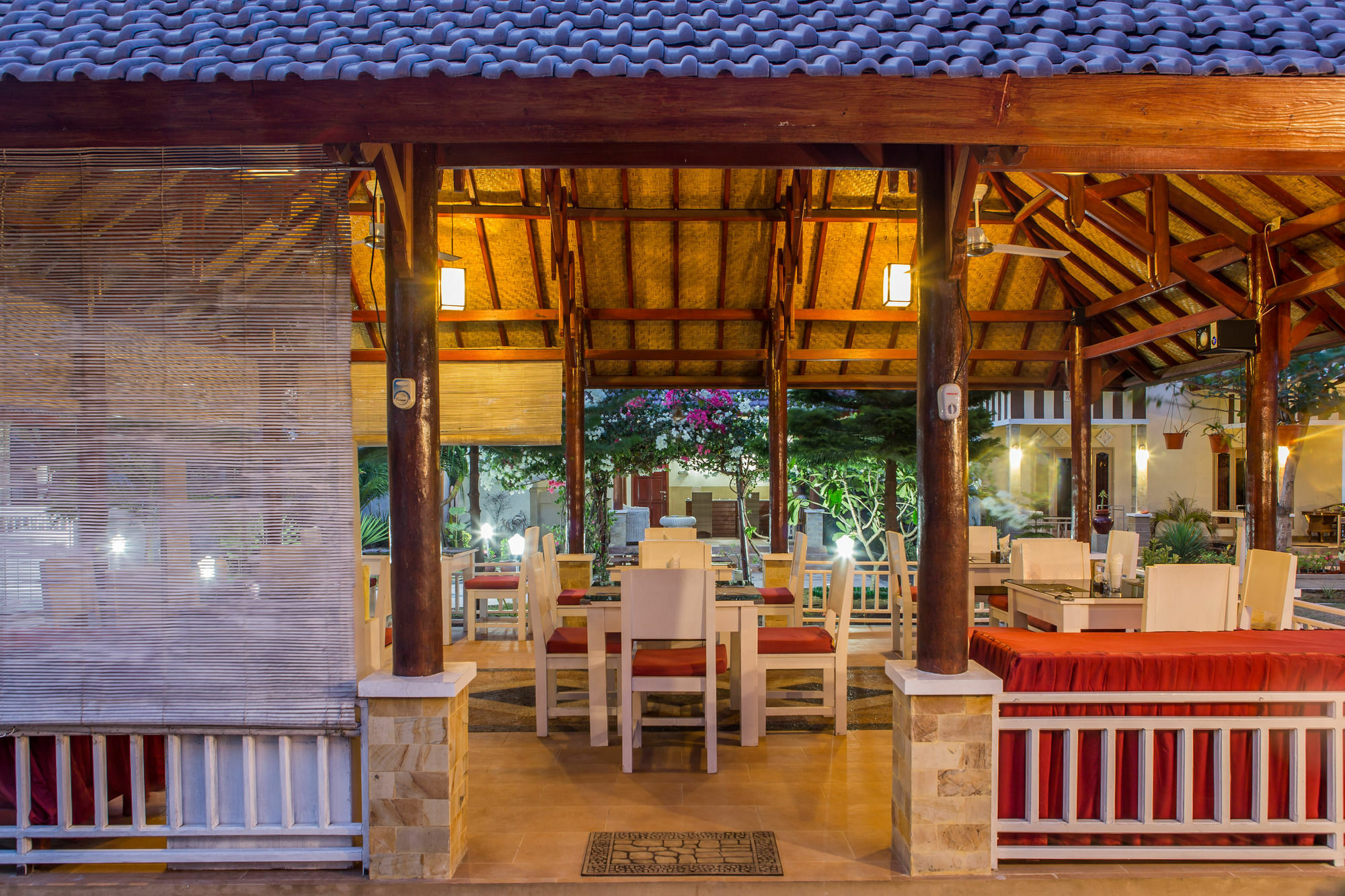 Tropical Hideaways Resort Гили Мено Екстериор снимка