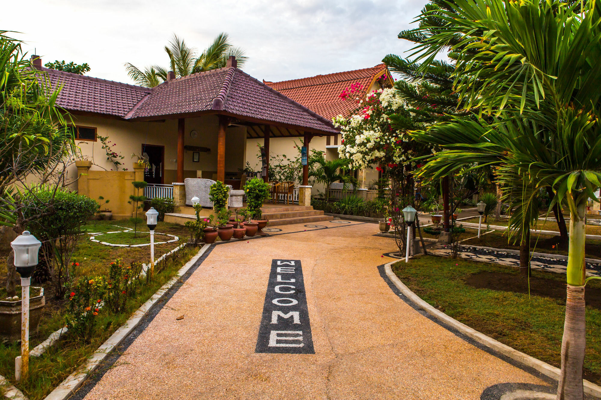 Tropical Hideaways Resort Гили Мено Екстериор снимка